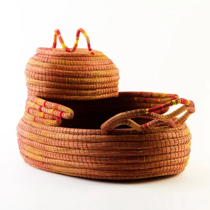 Basket in the shape of a hen