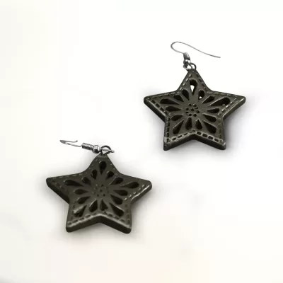 Aretes estrella de barro negro