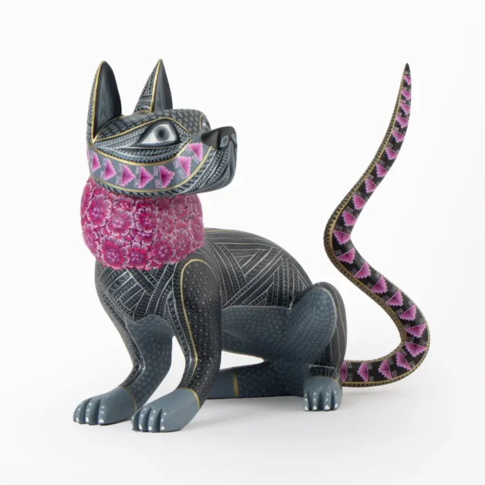 Alebrije de Xoloitzcuintle Collar de Cempasúchil Morado
