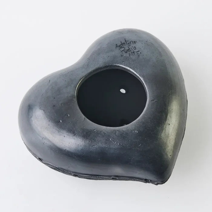 Big Openwork Heart |Black Clay