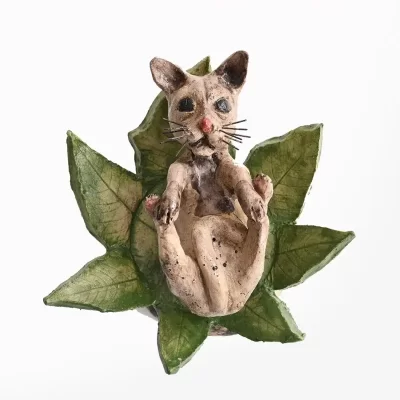 Gato Lunar en cerámica vidriada