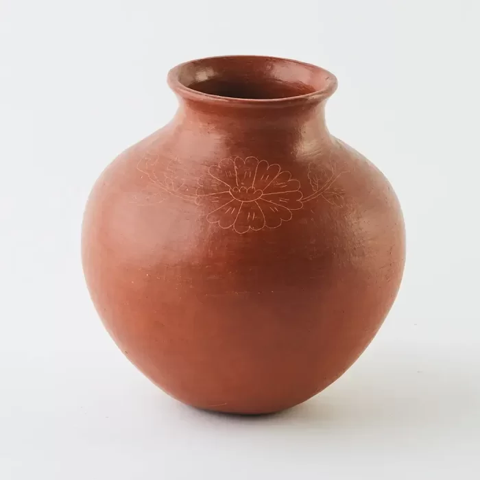 Vase with engraved flowers