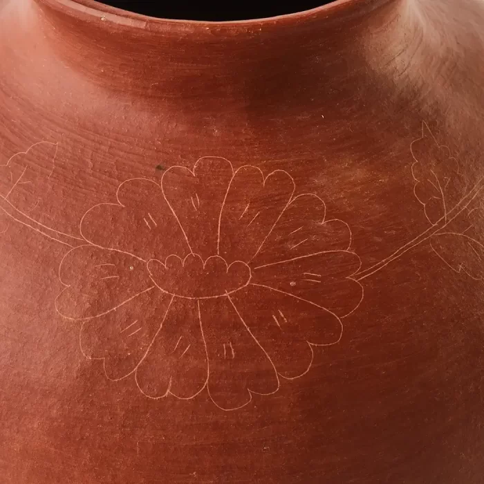 Vase with engraved flowers