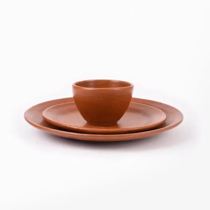 Red earthenware tableware for 4 people