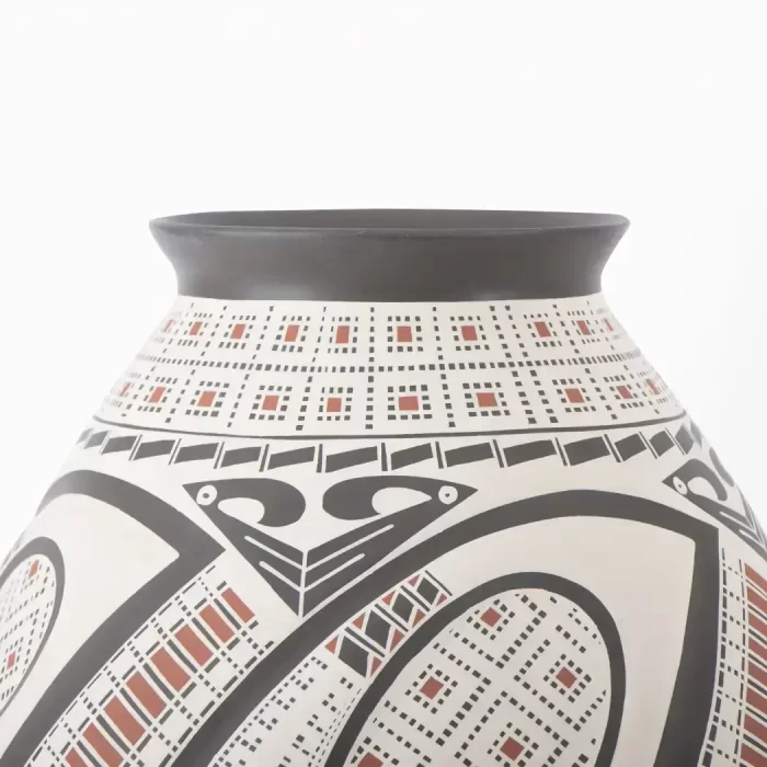 Mata Ortíz Vase with Relief