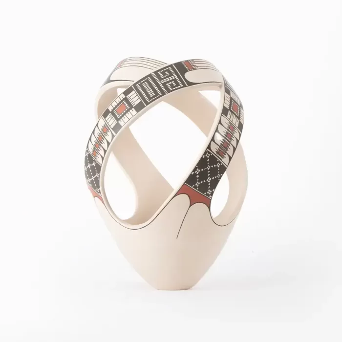 Centro de Mesa con Cortes #1