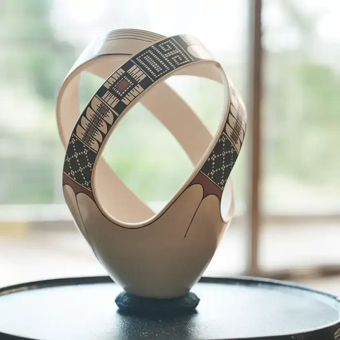 Centro de Mesa con Cortes #1