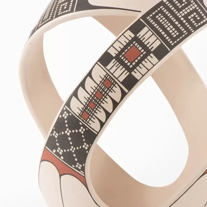 Centro de Mesa con Cortes #1