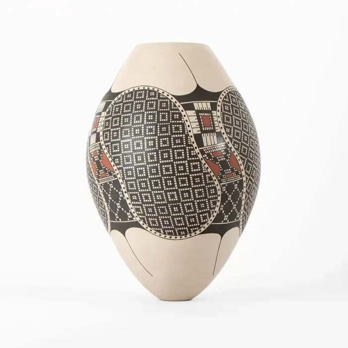 High white pot Efren Quezada