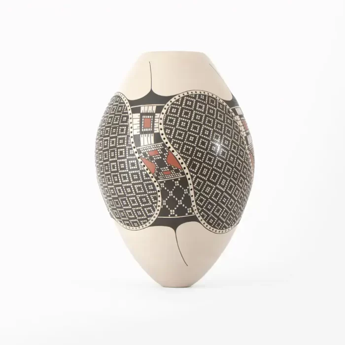 High white pot Efren Quezada