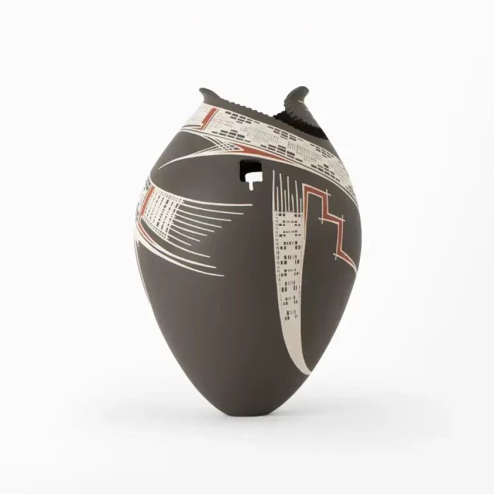 Olla Negra Betty Quezada