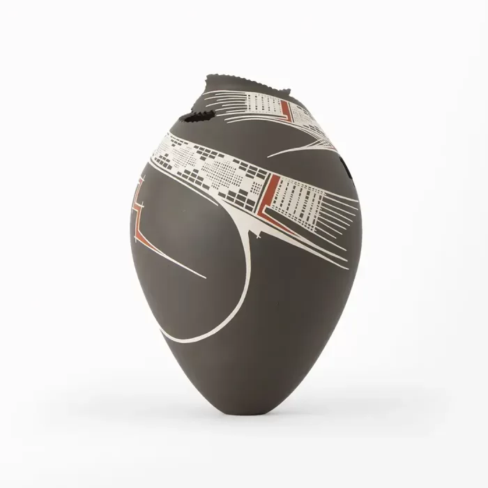 Olla Negra Betty Quezada