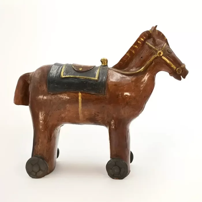 Caballito Mediano de barro con engobes y tintes. Diferentes colores y modelos.