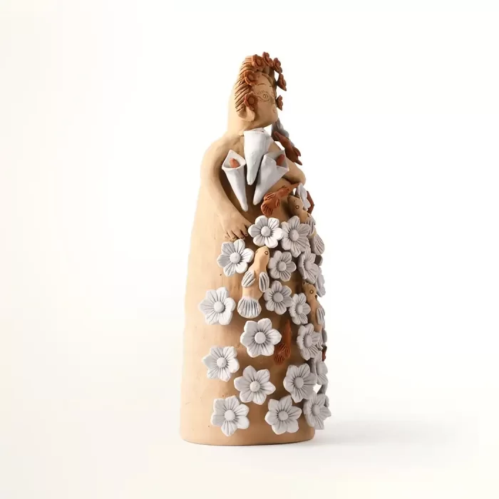 Doll with Alcatraces and White Pastillage Flowers - Handcrafted Art of Floral Elegance
