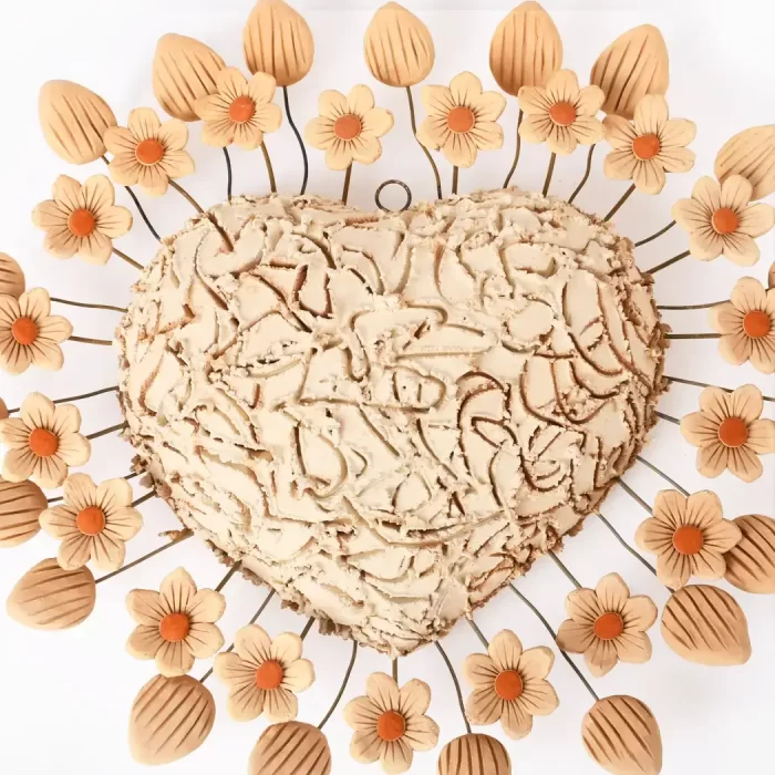 Large white pastillaje heart with sgraffito