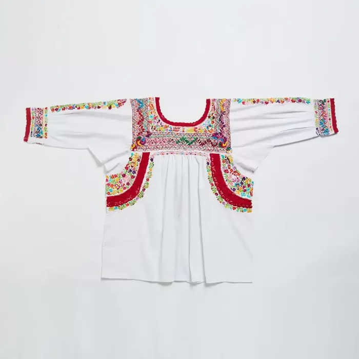 White Huipil with embroidery of San Antonino