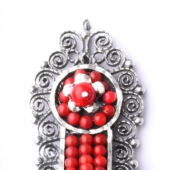 Filigree earrings, with red details