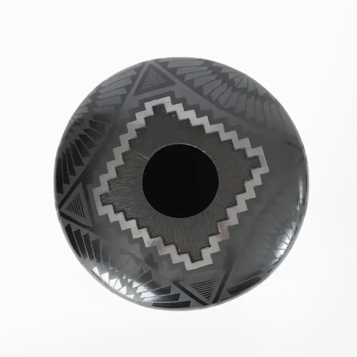 Portavela negro Mata Ortiz con diseño