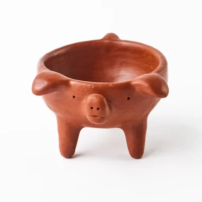 Red clay pig-shaped salsa bowl