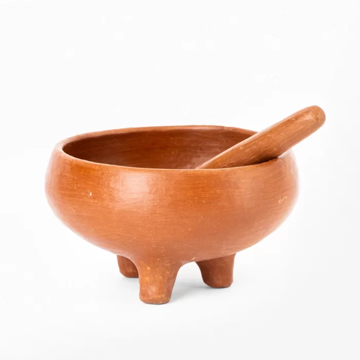 Smooth 3-legged sauce pan