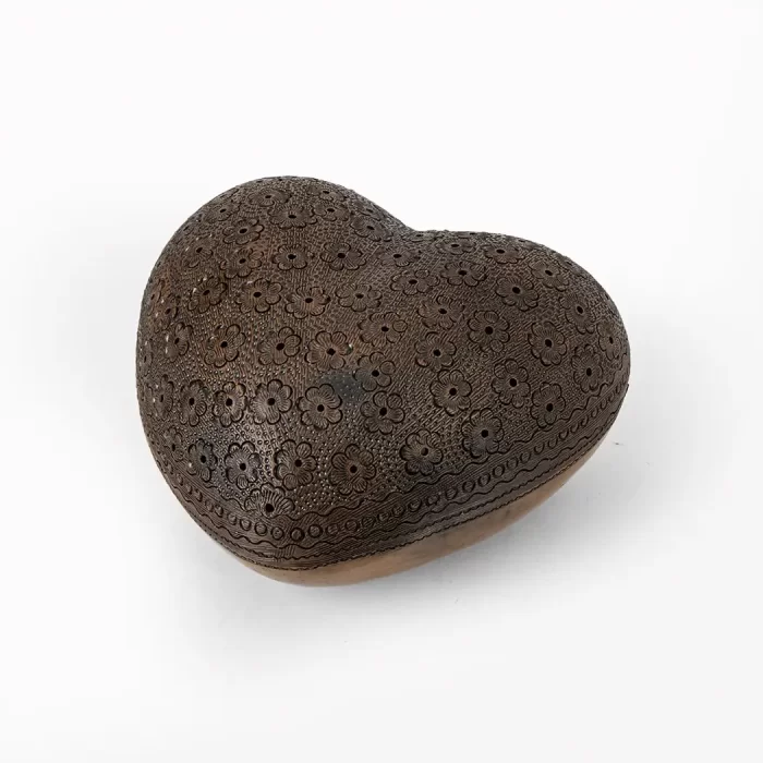 Corazón grande de barro color café