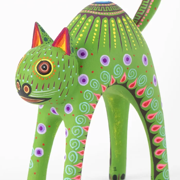 Small arched Cat Alebrije, color green