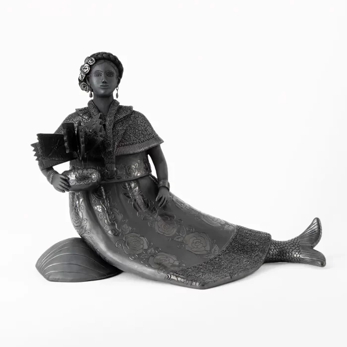 Mermaid Tehuana of black clay