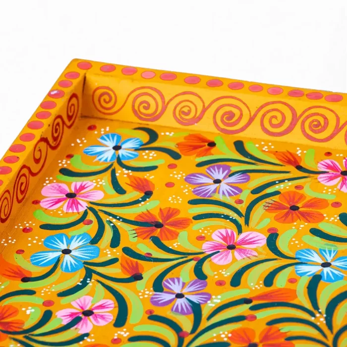 Joyero grande de madera en color naranja con decorado artesanal