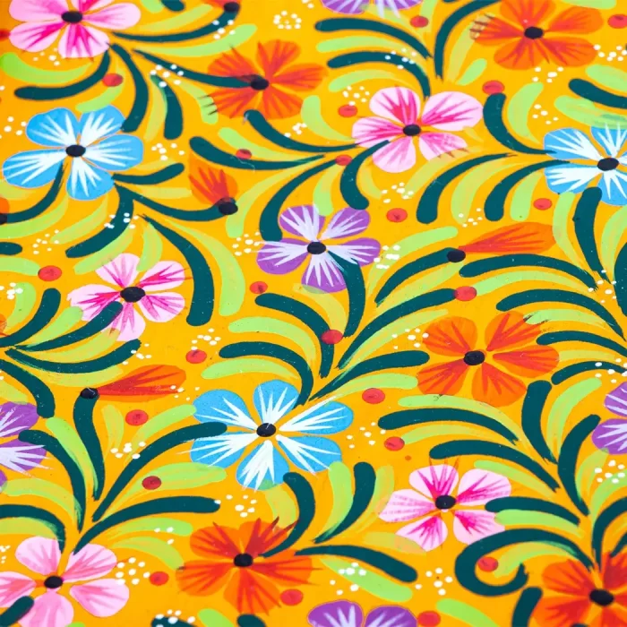 Joyero grande de madera en color naranja con decorado artesanal