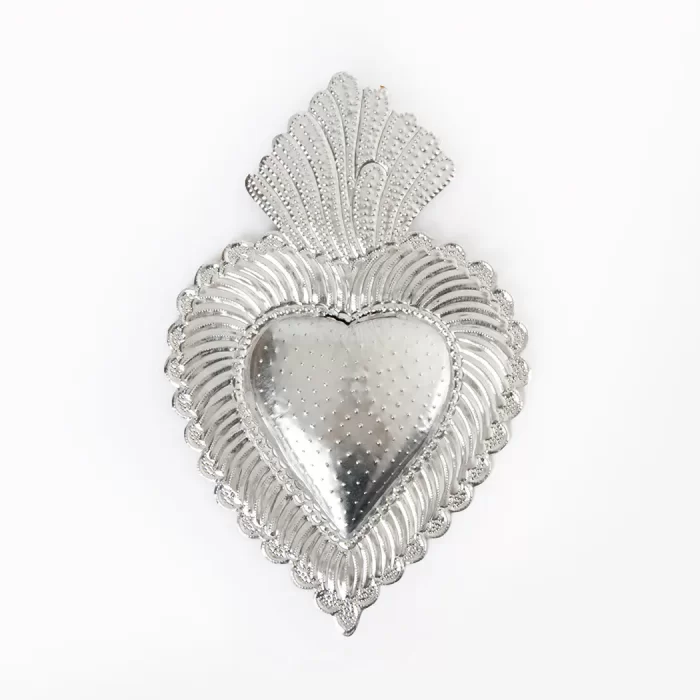 Corazón grande de hojalata