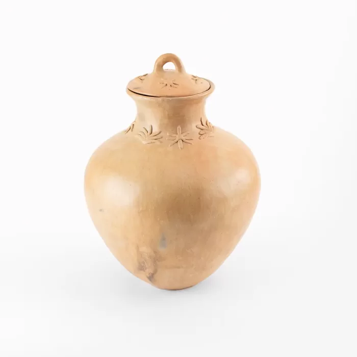 Tepachera with natural clay lid
