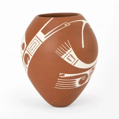 Mata Ortíz tall terracotta ceramic pot