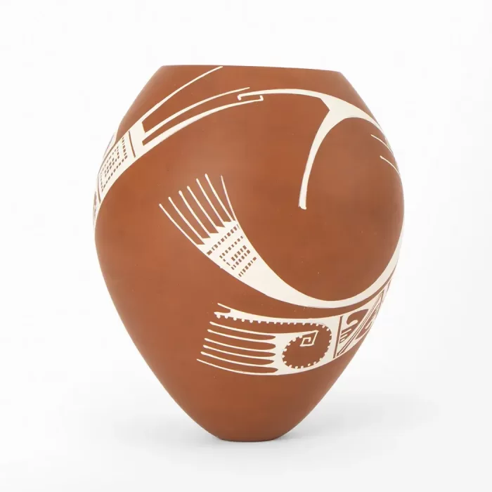 Mata Ortíz tall terracotta ceramic pot