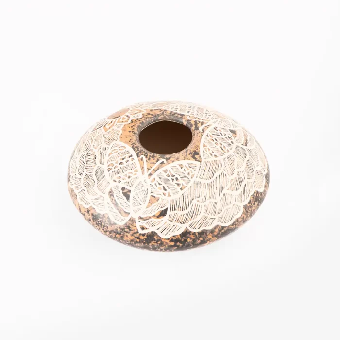 Ollita de cerámica Mata Ortiz a colores con grabado en diferentes diseños