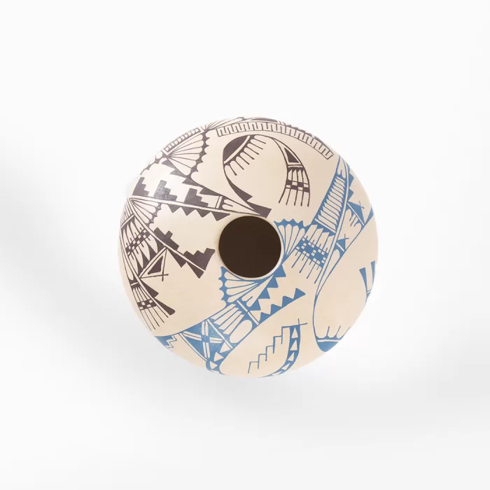 Mata Ortiz ceramic round pot "Blue-Black".