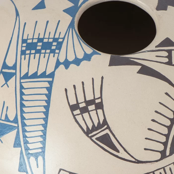 Mata Ortiz ceramic round pot "Blue-Black".