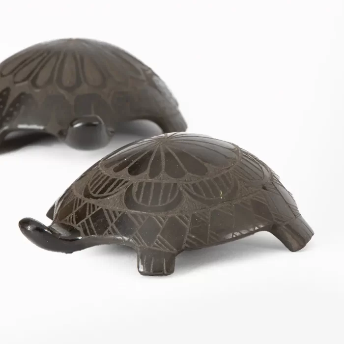 Ceramic turtle in brown color. Diferent models.