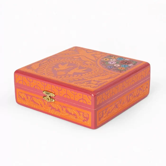 Joyero con cerrojo y decorado Olinalá, color rosa con naranja