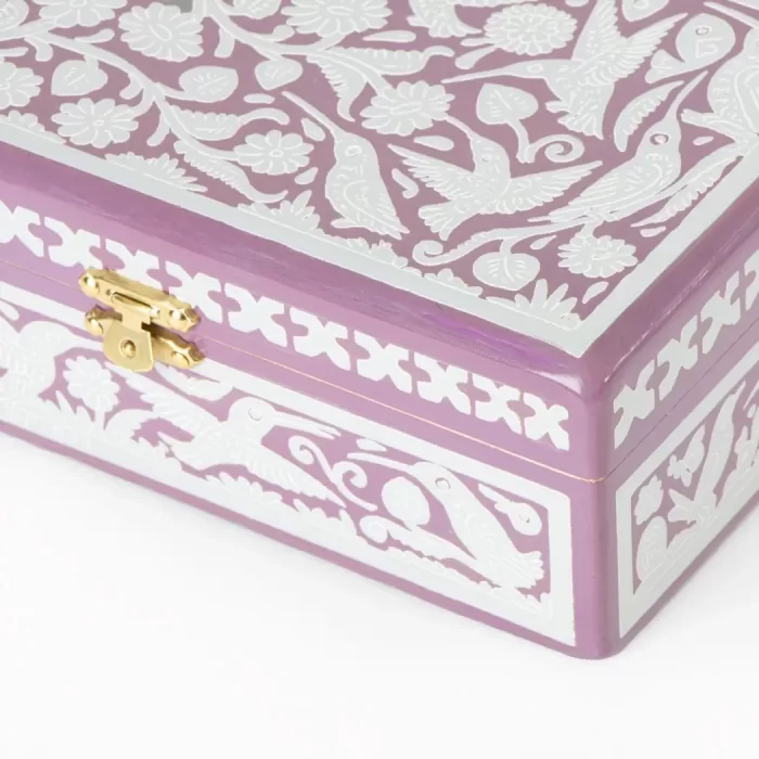 Joyero con cerrojo con decorado Olinalá, color lila