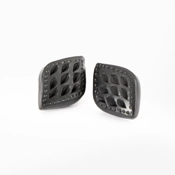 Broquel barro negro en diferentes diseños