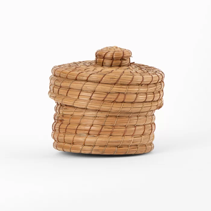 Small ocoxal basket with lid