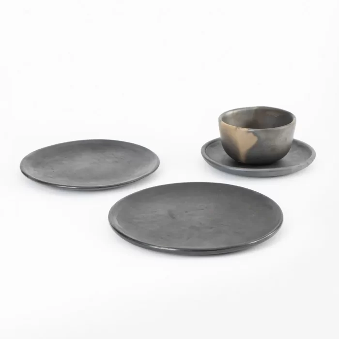 Servicio de 4 piezas en barro negro