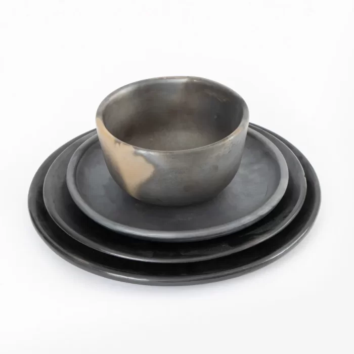 Servicio de 4 piezas en barro negro