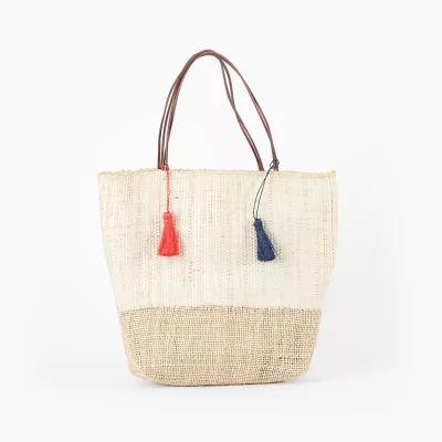 Sisal bag with pompom