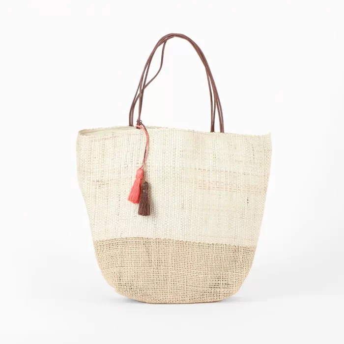 Sisal bag with pompom