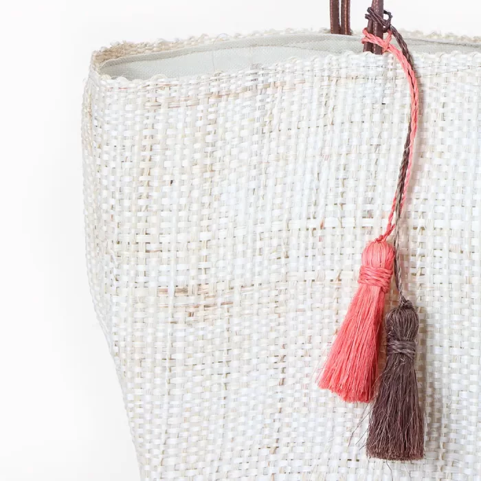 Sisal bag with pompom