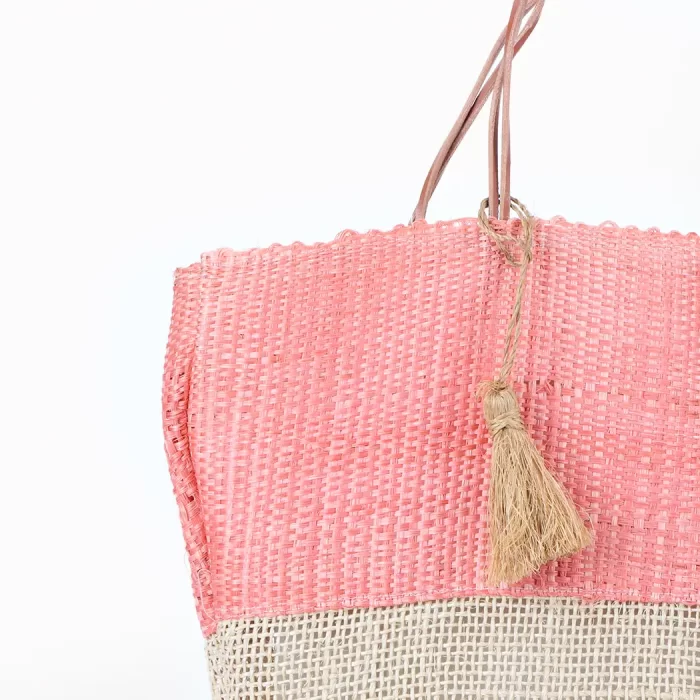 Sisal bag with pompom