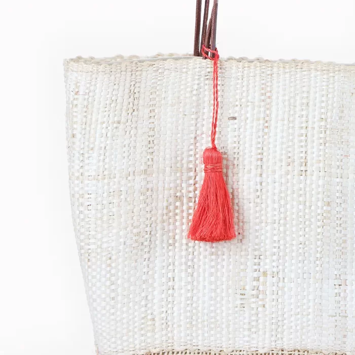 Sisal bag with pompom
