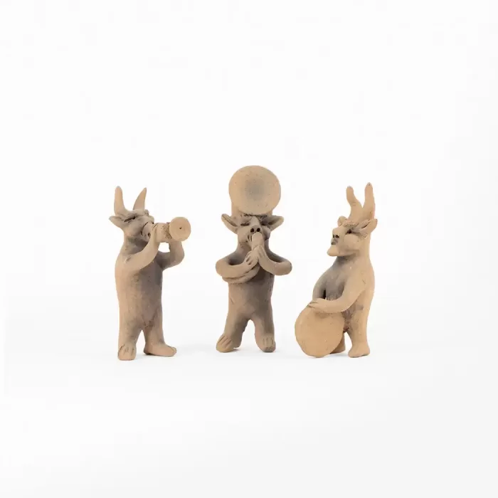 Musician nahual made of natural clay, smoked