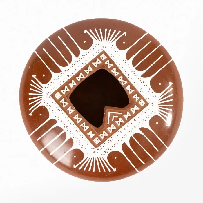 Medium terracotta pot